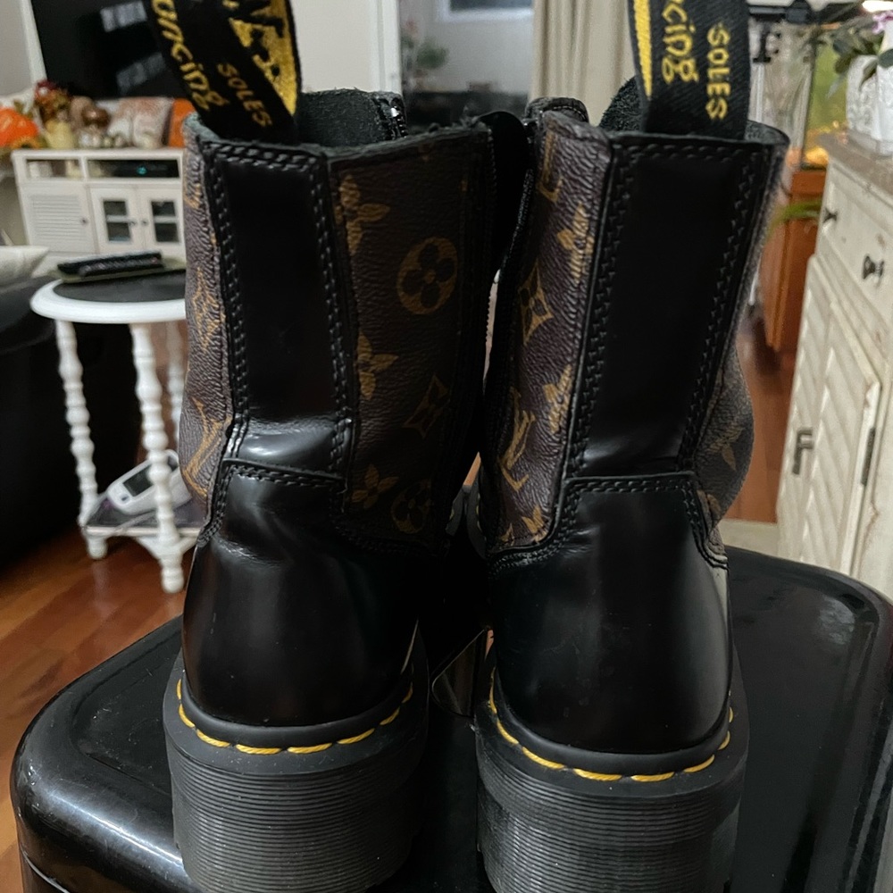 Custom platform Doc Martens